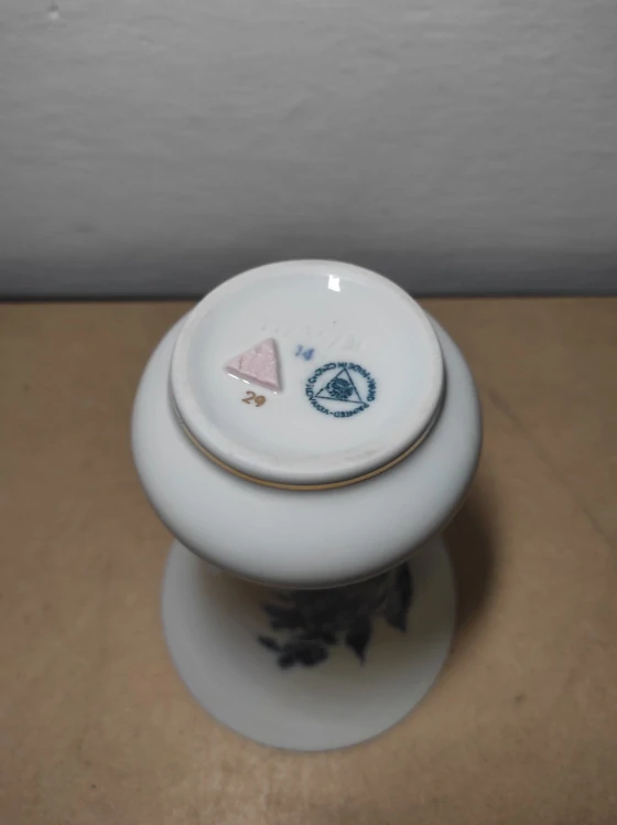 Porcelánová váza Royal Dux