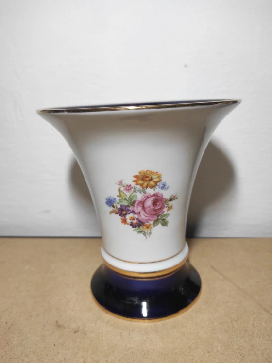 Porcelánová váza Royal Dux
