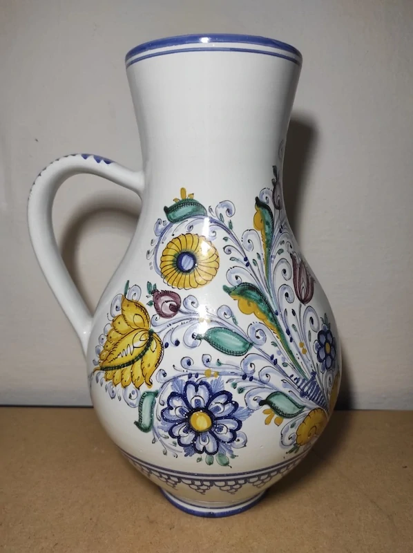 Keramický malovaný džbánek