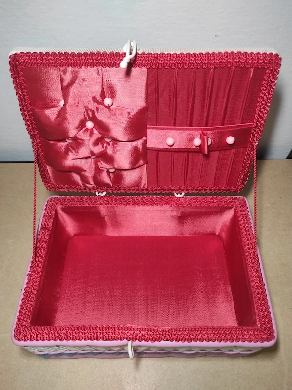 Retro košík na šití 