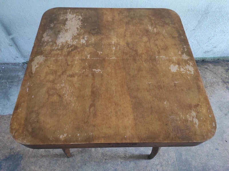 Konferenční stolek J. Halabala ( pavouk )