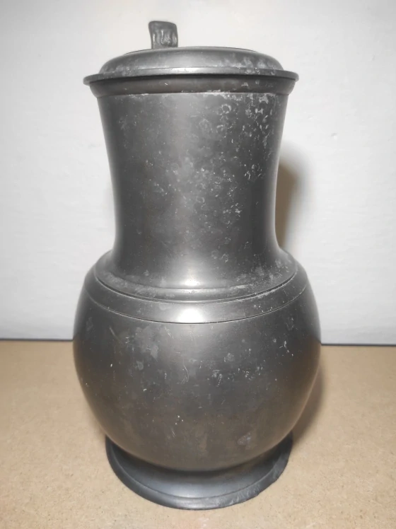 Cínový velký džbán 