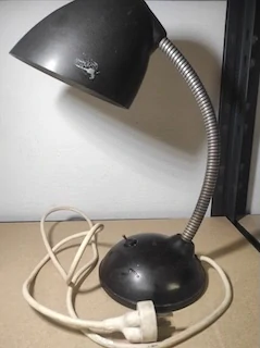 Retro bakelitová lampička 