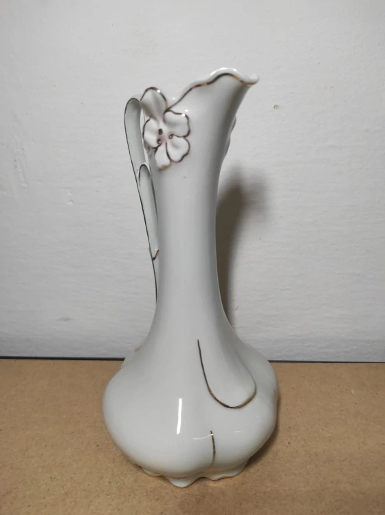 Porcelánová váza, karafa Royal Dux 