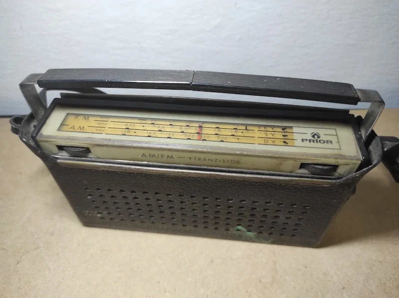Retro tranzistorové rádio PRIOR