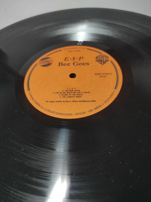 LP Bee Gees - E.S.P 