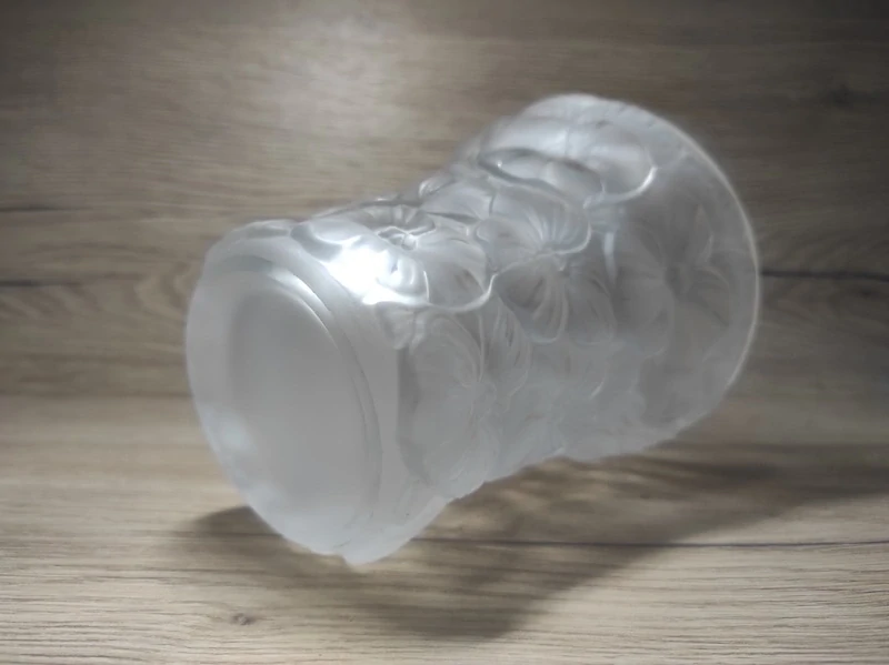 Váza lisované sklo - Macešky 