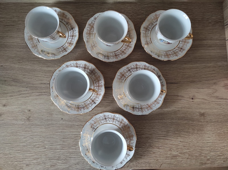 Porcelánová sada 6 šálku s podšálkem 