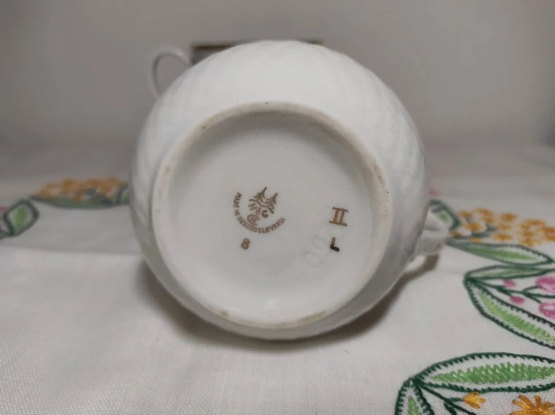 Porcelánový hrnek - buclák - Slavkov 