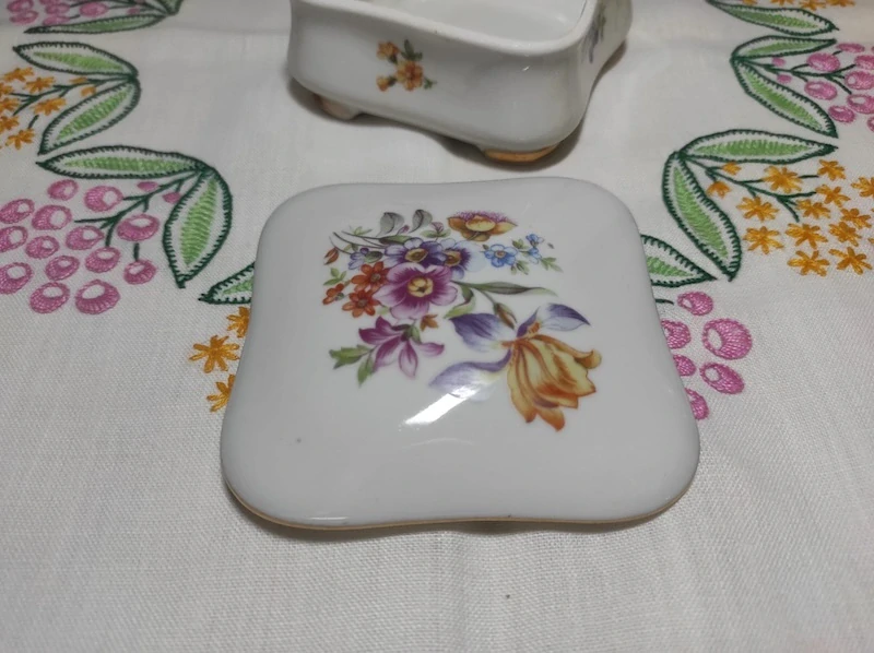 Krásná dóza značeno GDR