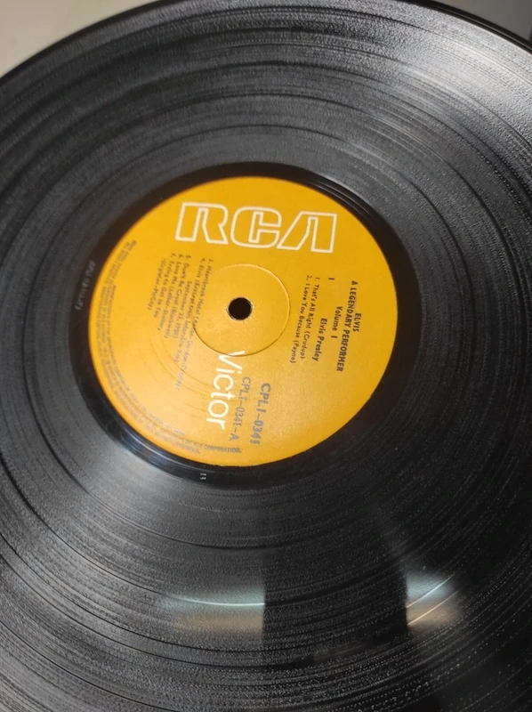 LP Elvis - A Legendary Performer