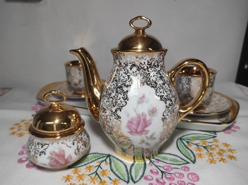 Kávová přátelská souprava