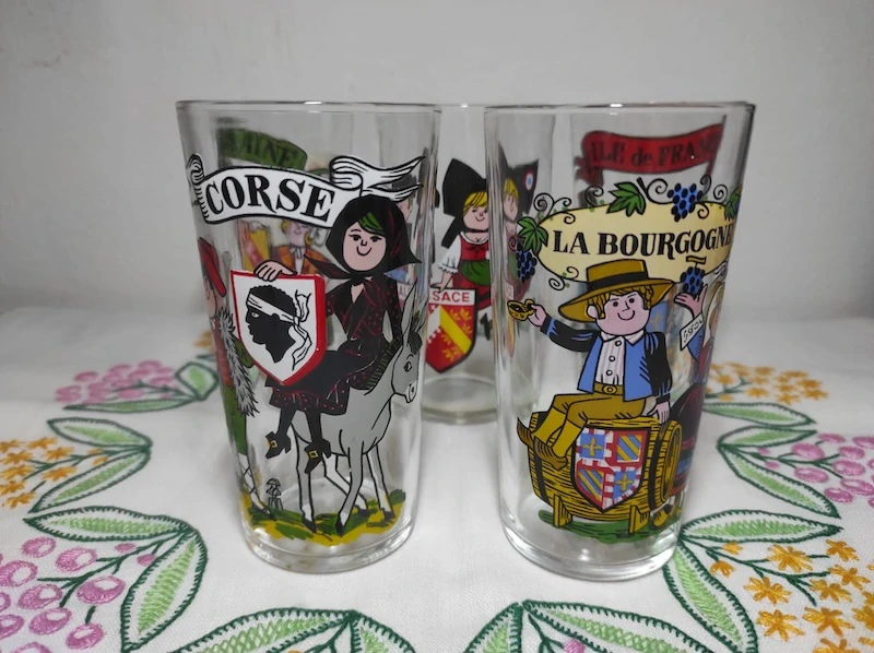 Retro sklenice z francouzské hořčice 