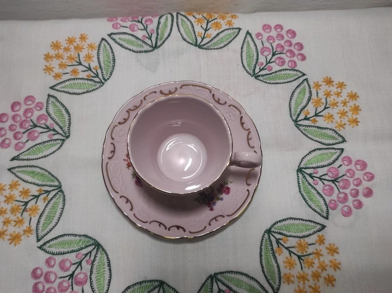 Růžový porcelán Leander 1946 šálek s podšálkem 