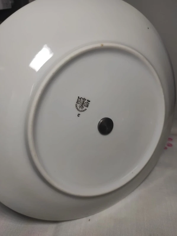 Porcelánový etažér na cukroví 