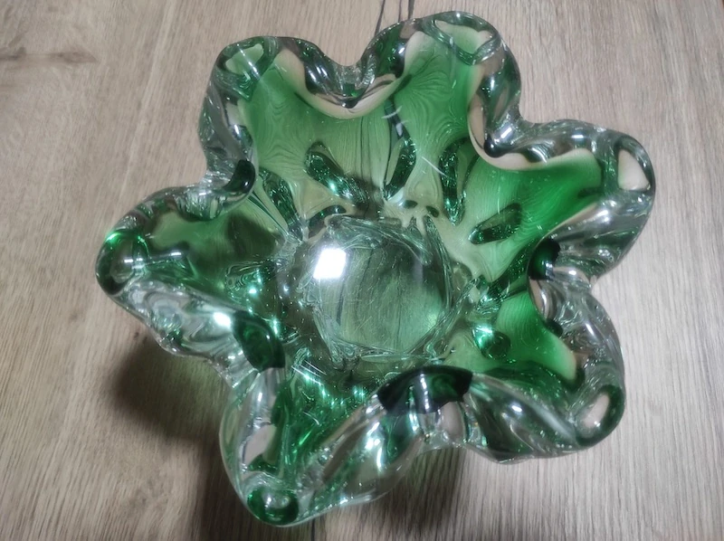 Popelník hutní sklo 