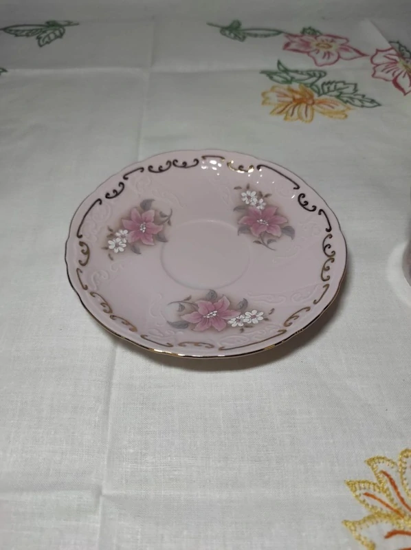 Růžový porcelán Leander 1946 šálek s podšálkem