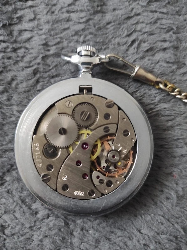 Ruské kapesní hodinky Molnija