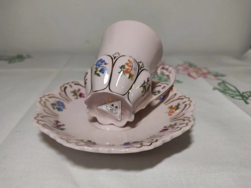 Šálek s podšálkem růžový porcelán 