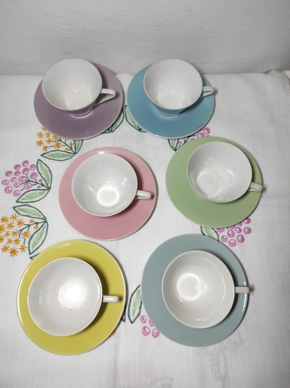 Starý porcelánový servis Brusel/Lilien Austria 