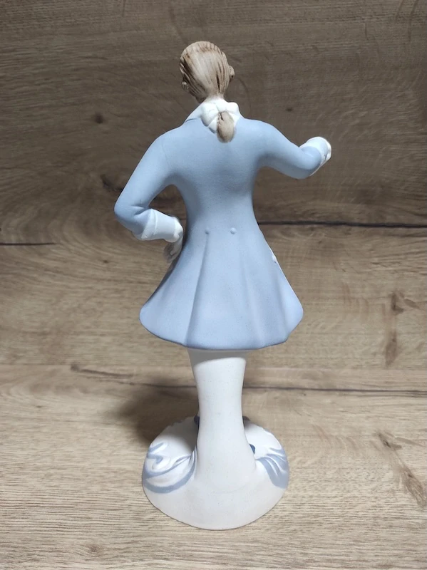 Porcelánová soška – rokoko tanečník Royal Dux 