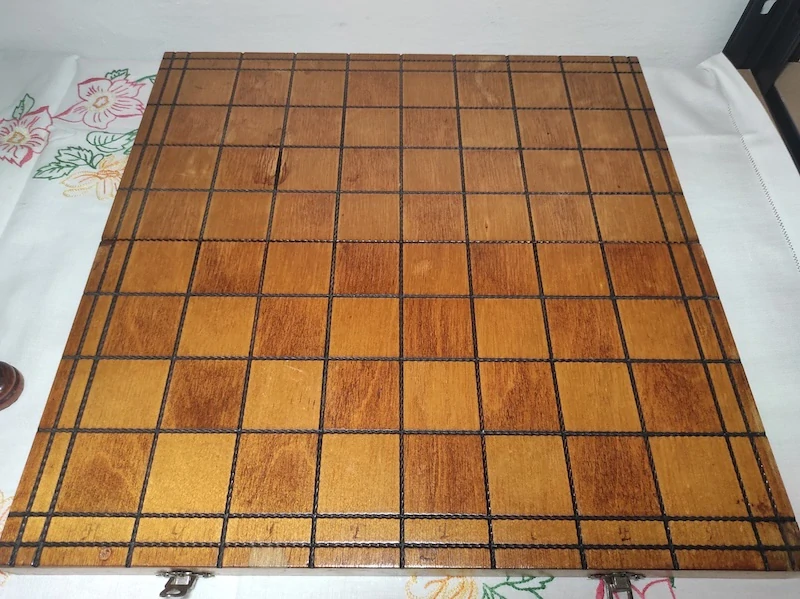 Staré dřevěné šachy 