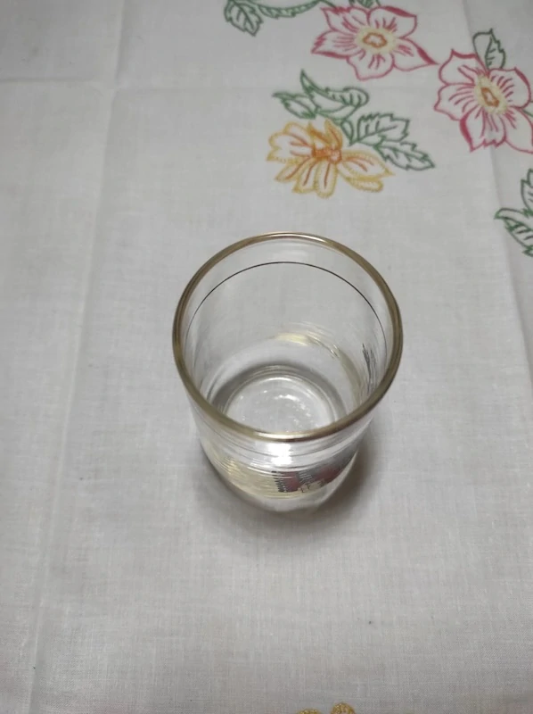 Retro sběratelská sklenička „Jen počkej, zajíci!“