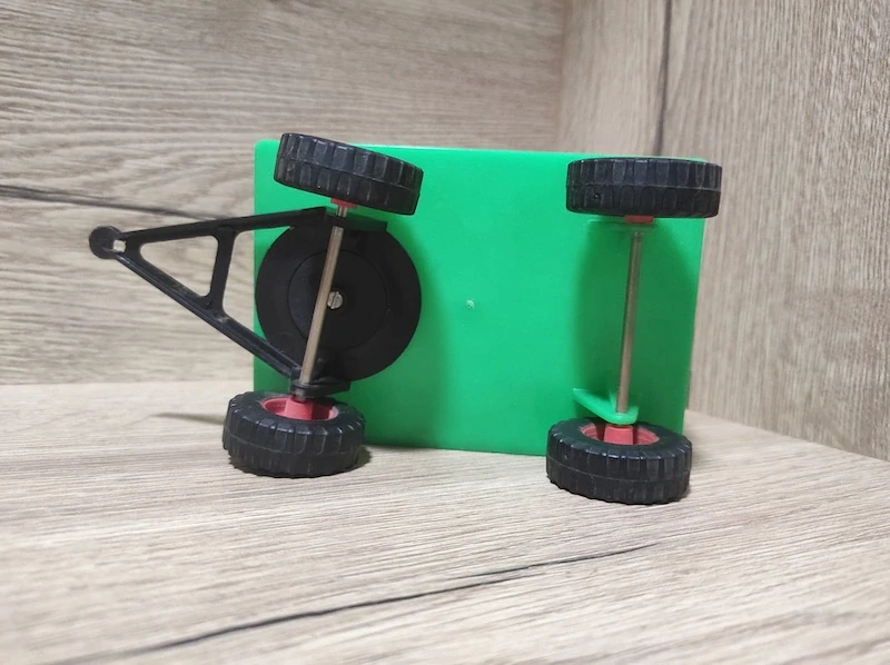 Dubena retro plastový traktor s vlečkou