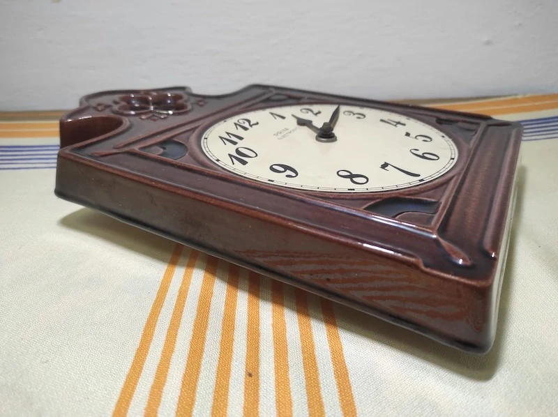 Keramické nástěnné hodiny Prim Elektronik