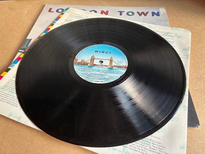 LP Wings – London Town