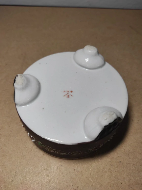 Stará japonská dóza 