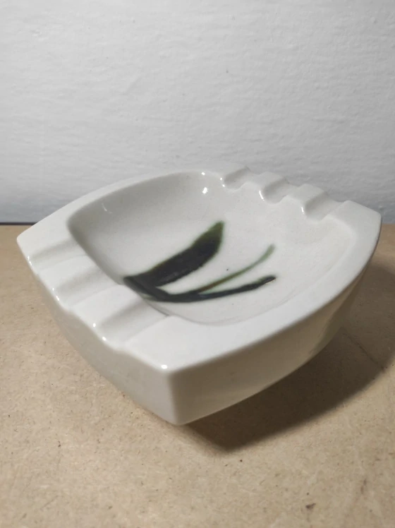 Popelník Ditmar Urbach 