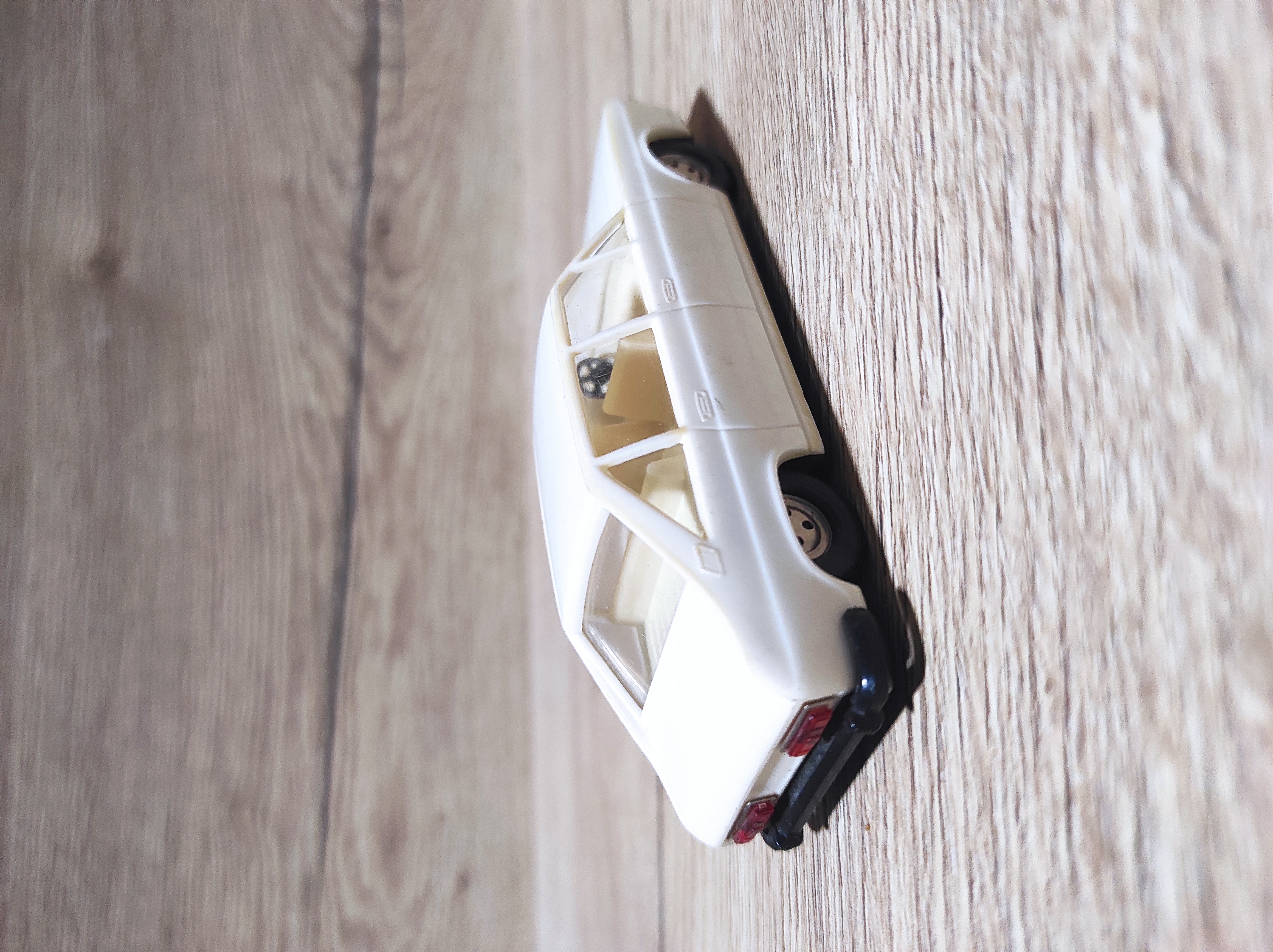 Stará hračka autíčko Tatra 613 KDN