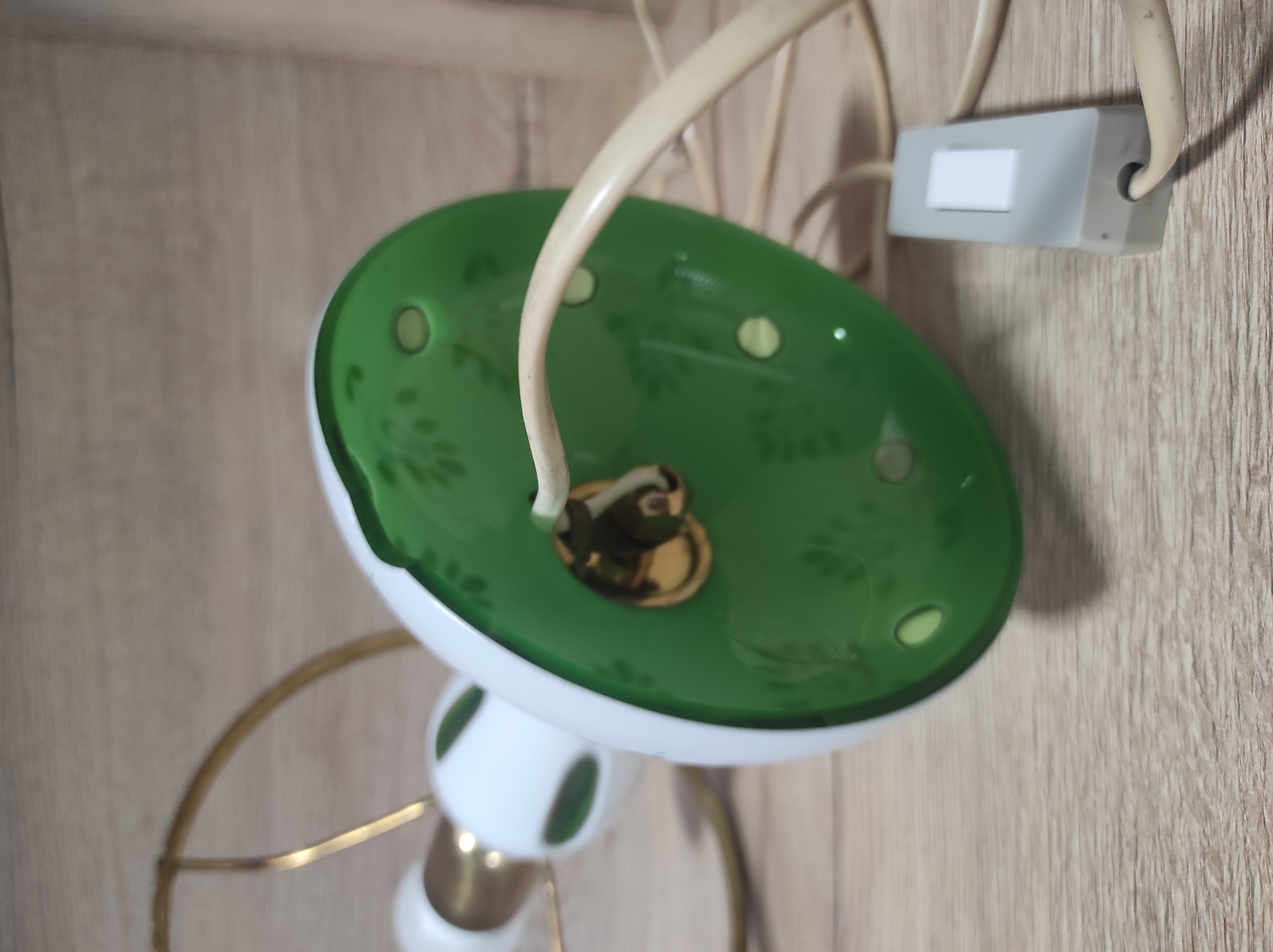 Krásná stolní lampička, přejímané sklo