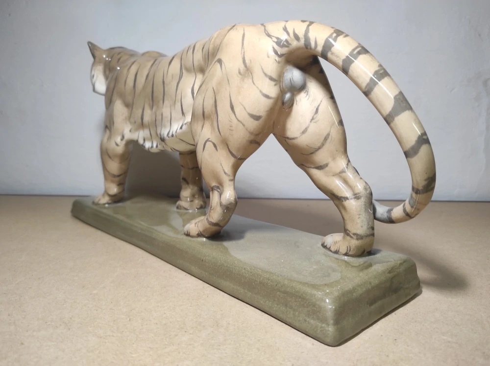 Soška tygra - Ditmar Urbach 