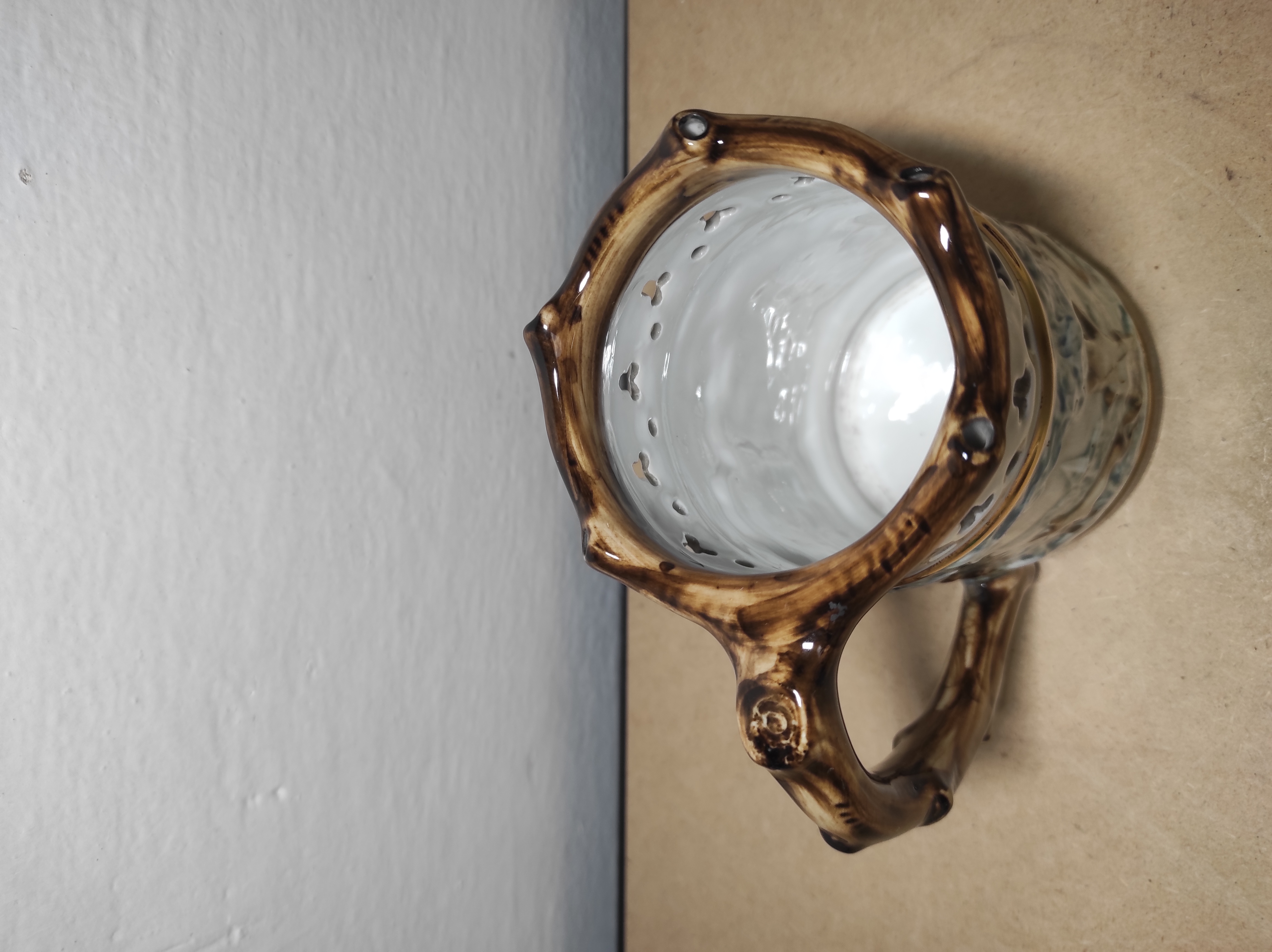 Porcelánový korbel Royal Dux 