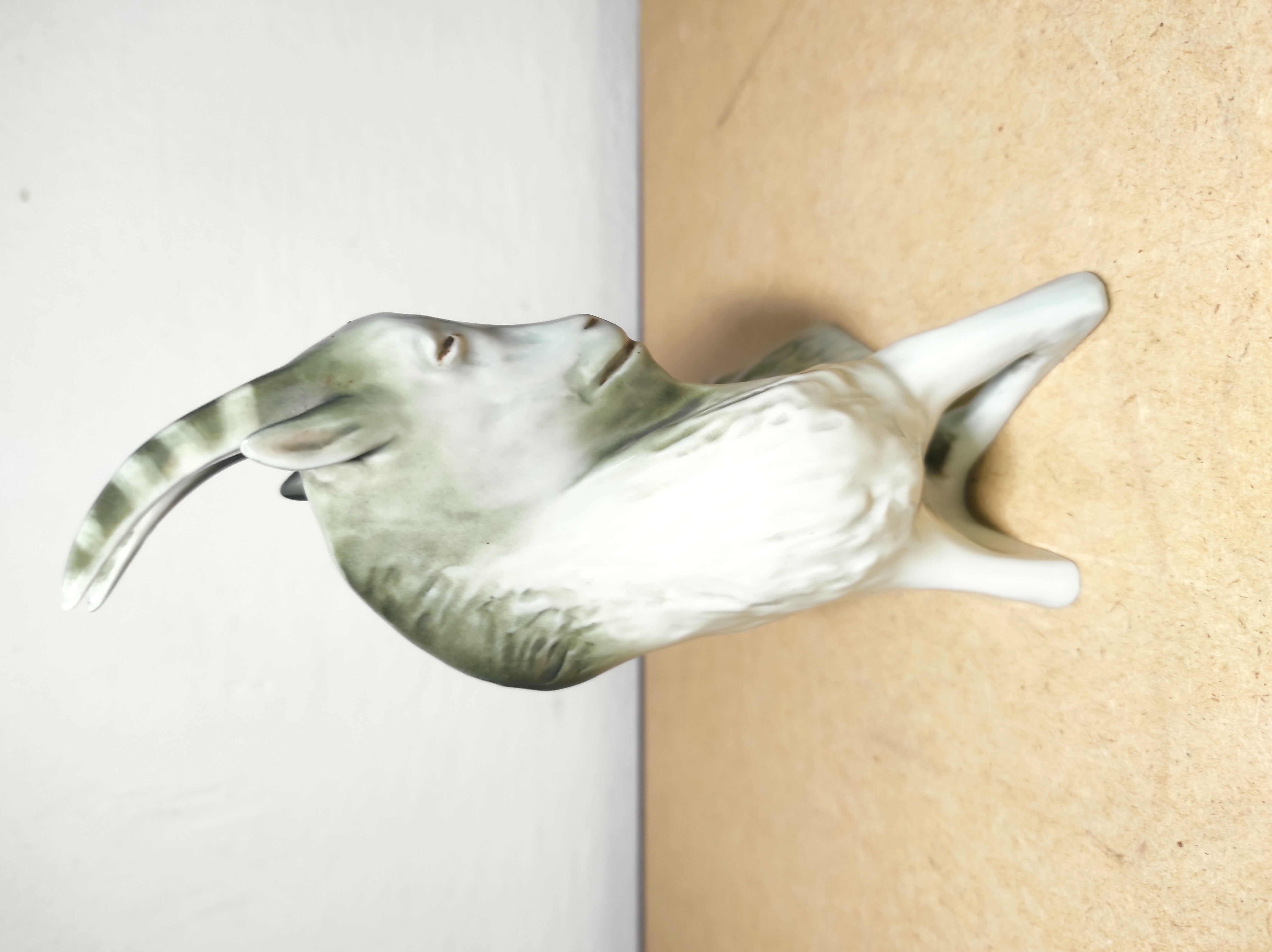 Ležící kozel - Royal Dux 