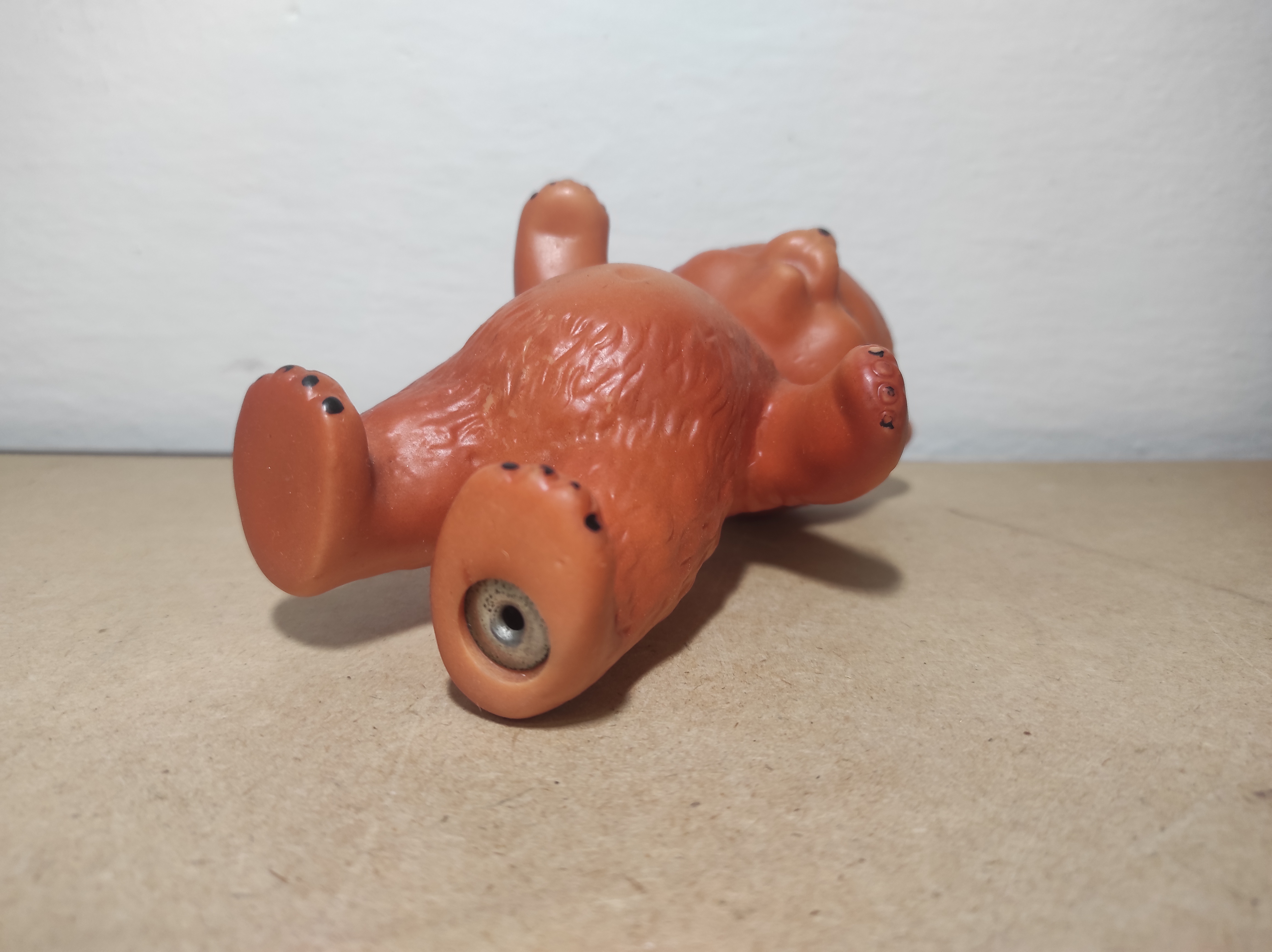 MEDVÍDEK PÍSKACÍ GUMOVÁ STARÁ RETRO HRAČKA