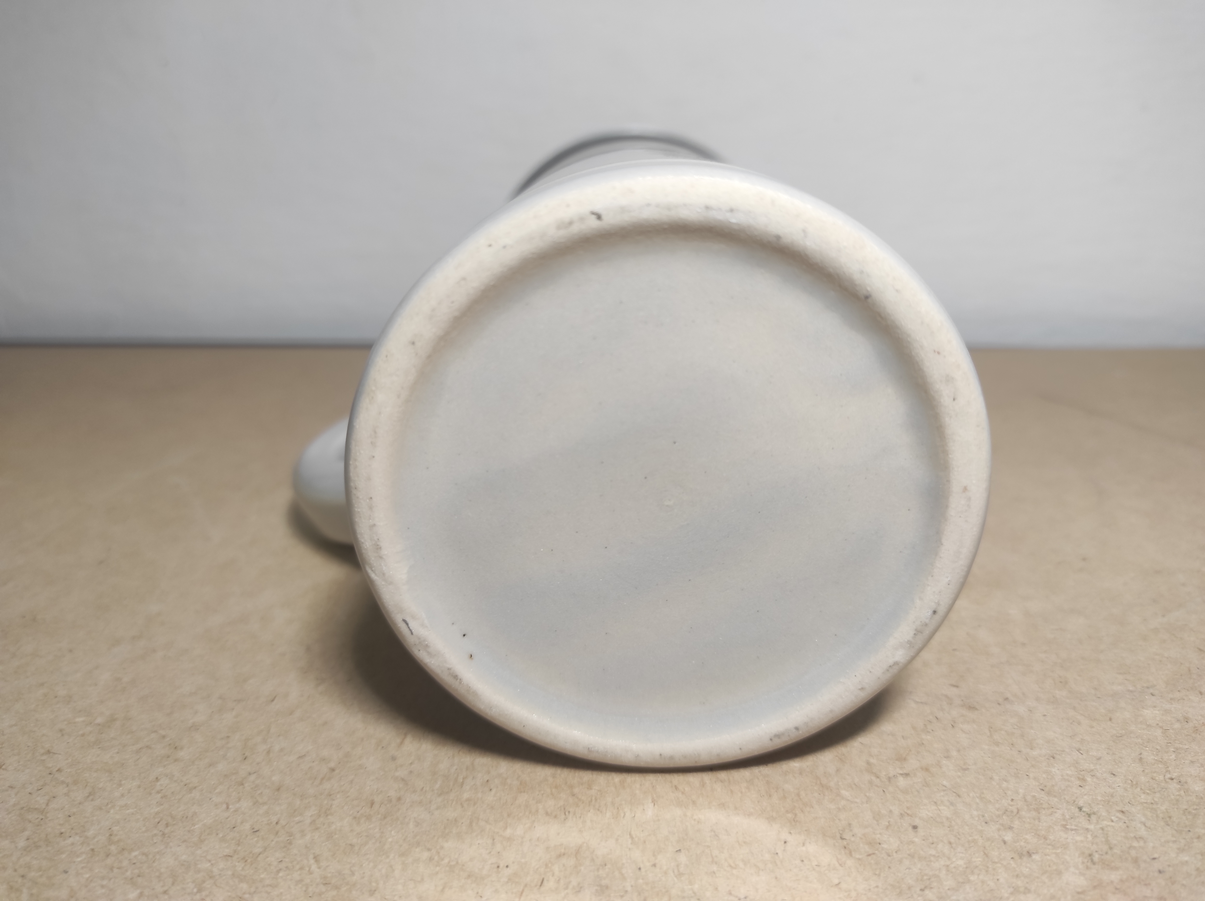 Korbel s cínovým víkem 