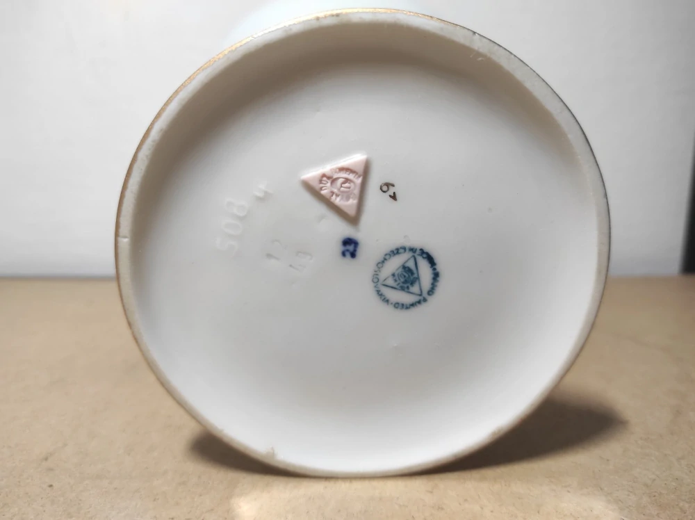 Porcelánová váza Royal Dux
