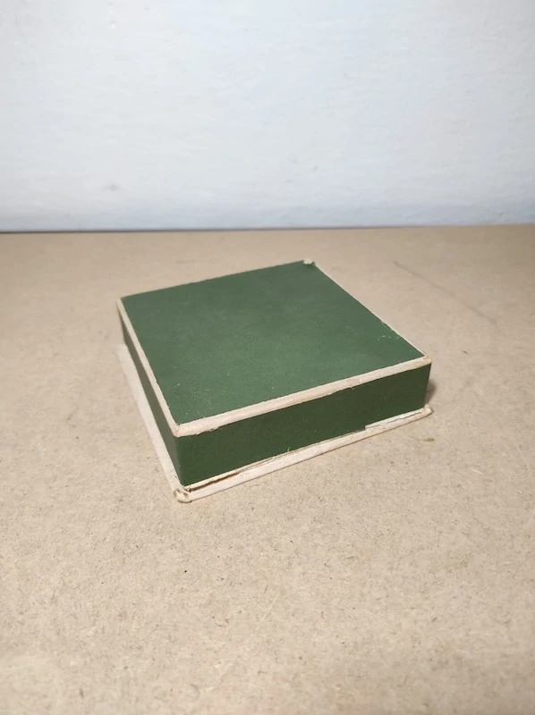 Starý popelník s dýmkou Beskydy