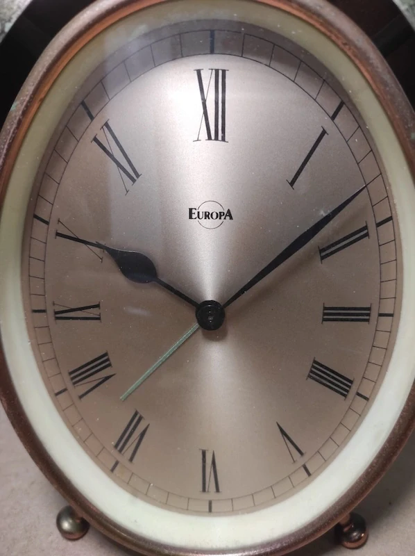 Větší budík Europa 