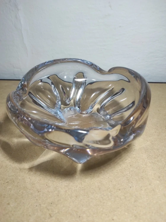 Popelník hutní sklo 