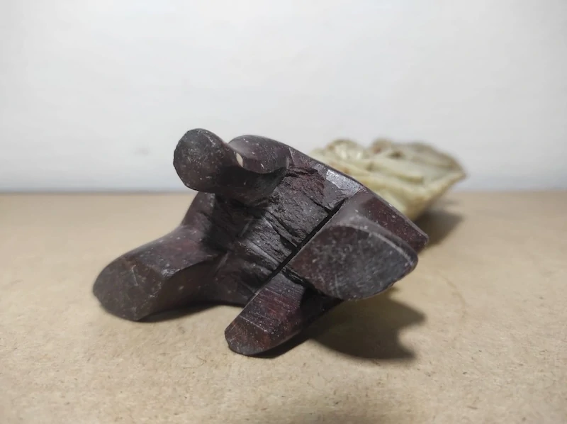 Zdobená váza z mastku 