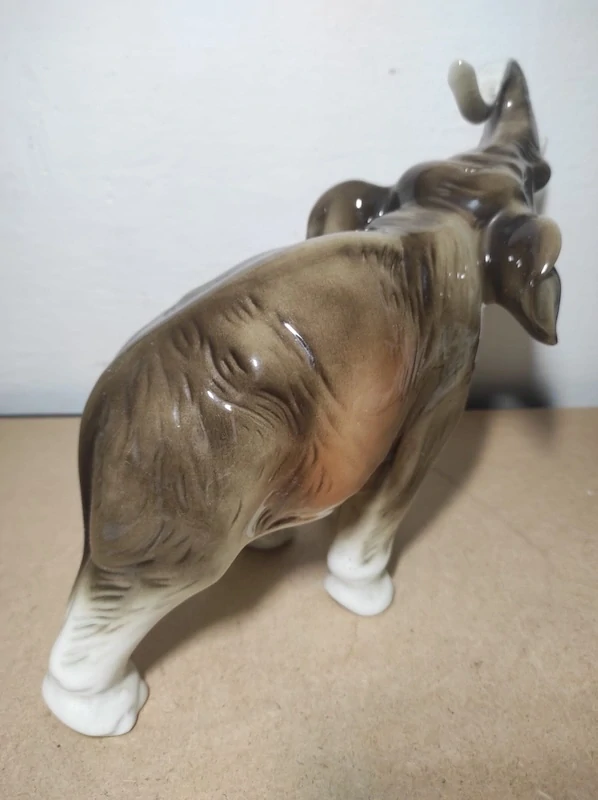 Porcelánový slon Royal Dux 