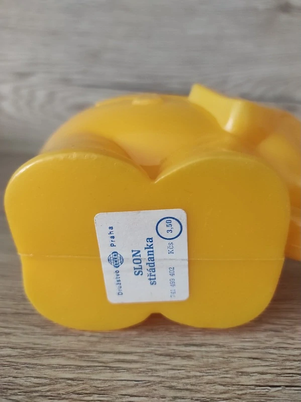 Retro plastová kasička Směr slon 