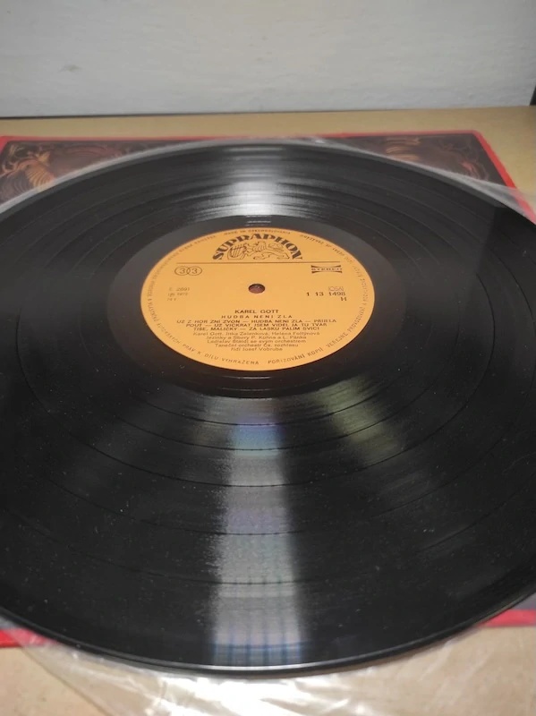 LP Karel Gott - Hudba není zlá 