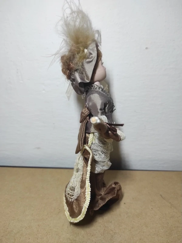 Porcelánová panenka 