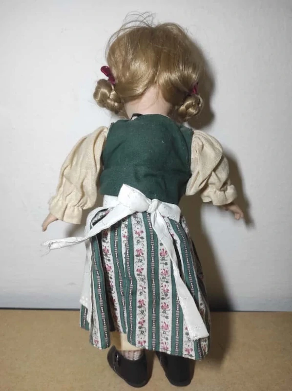 Porcelánová panenka 