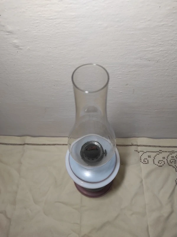 Malovaná stolní petrolejka 